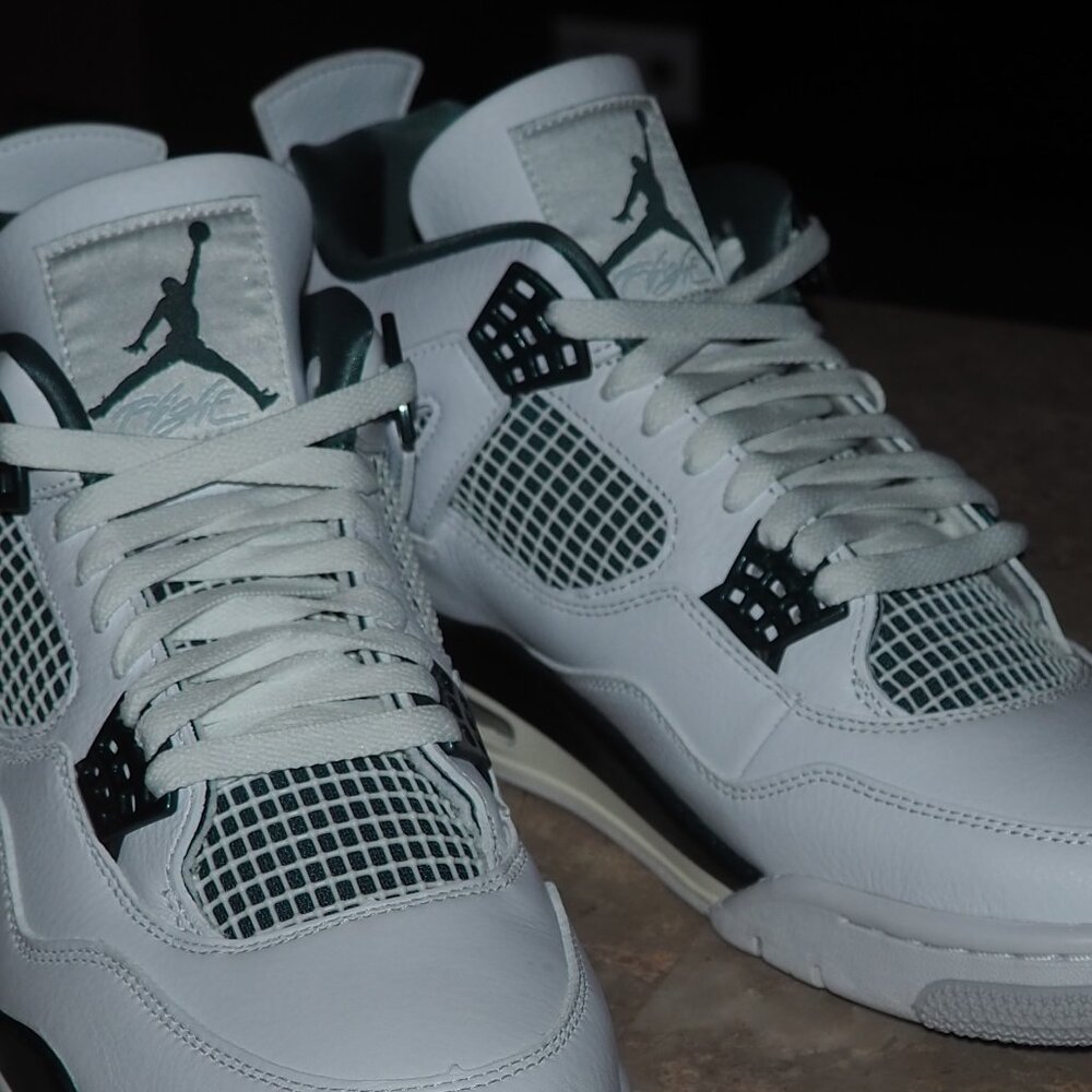 Jordan 4 - Picture 6 of 8